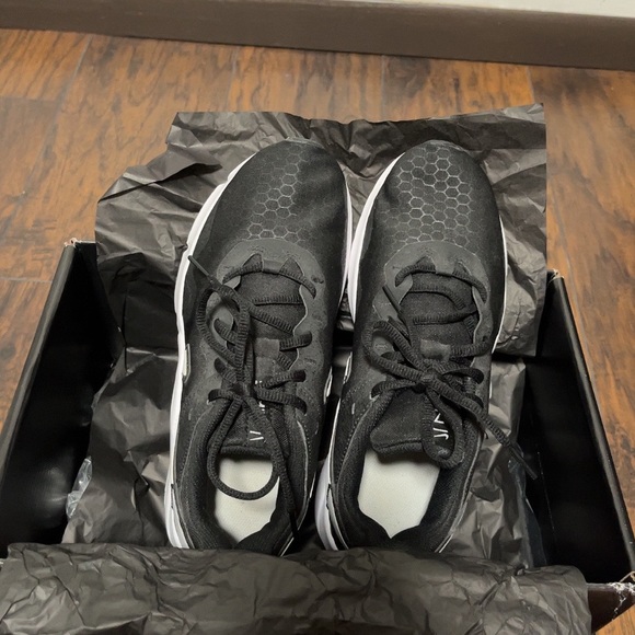 Nike Legend Essential 2 Women’s Shoes - Picture 3 of 3